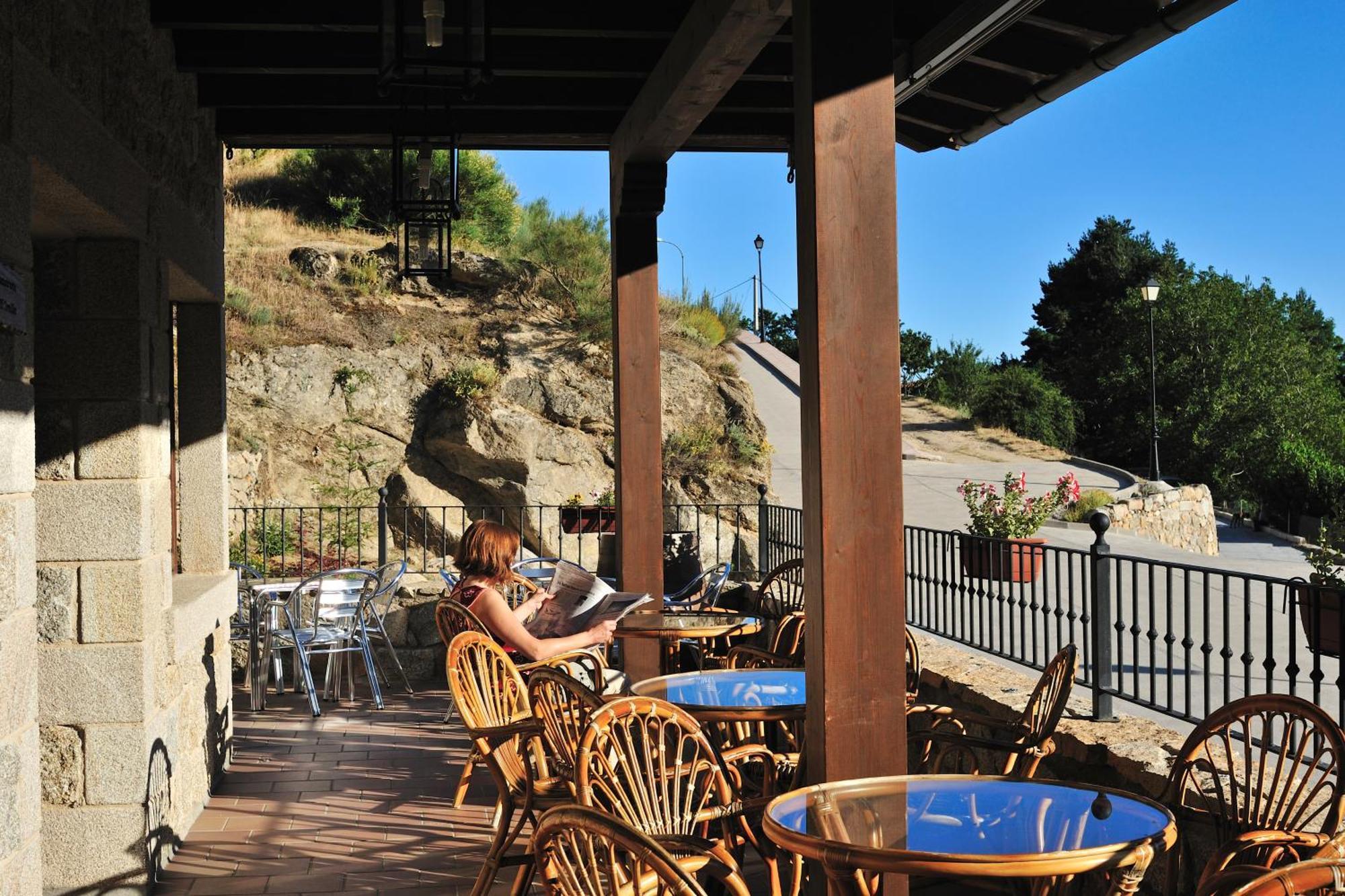 Hotel Rural Y Restaurante, Rinconcito De Gredos Cuevas Del Valle Buitenkant foto
