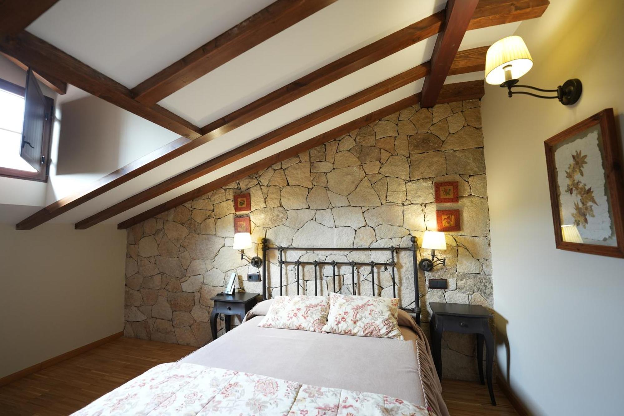Hotel Rural Y Restaurante, Rinconcito De Gredos Cuevas Del Valle Buitenkant foto