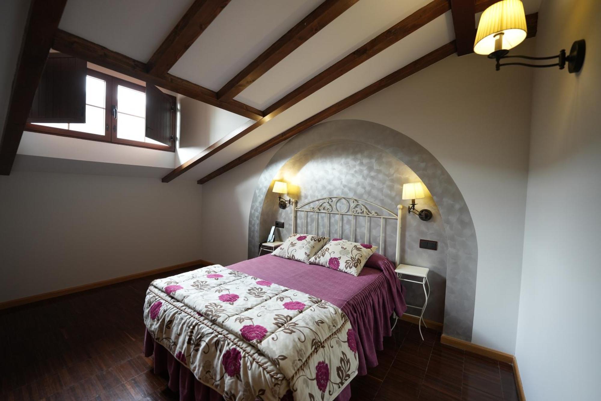 Hotel Rural Y Restaurante, Rinconcito De Gredos Cuevas Del Valle Buitenkant foto
