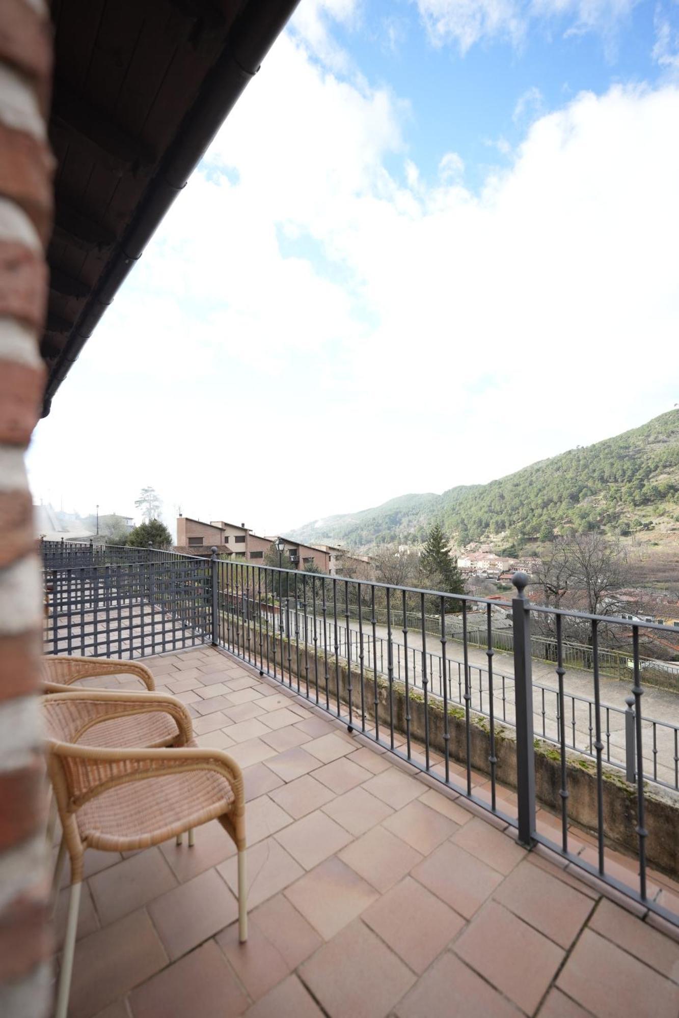 Hotel Rural Y Restaurante, Rinconcito De Gredos Cuevas Del Valle Buitenkant foto