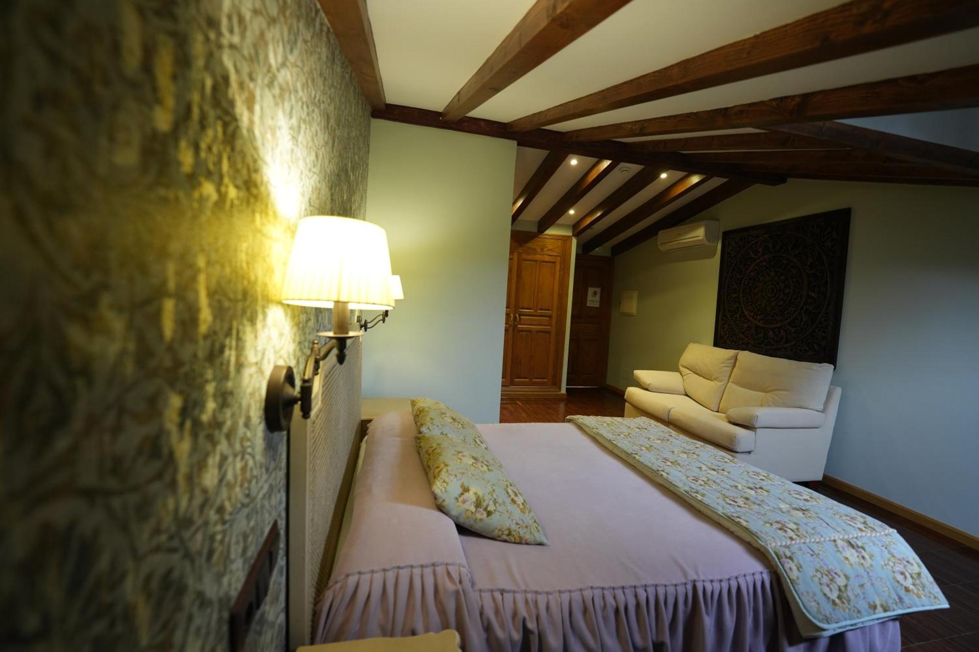 Hotel Rural Y Restaurante, Rinconcito De Gredos Cuevas Del Valle Buitenkant foto